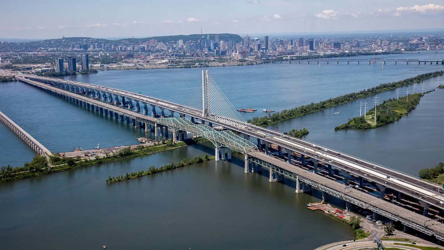 Aerial view of the Samuel De Champlain Bridge Corridor