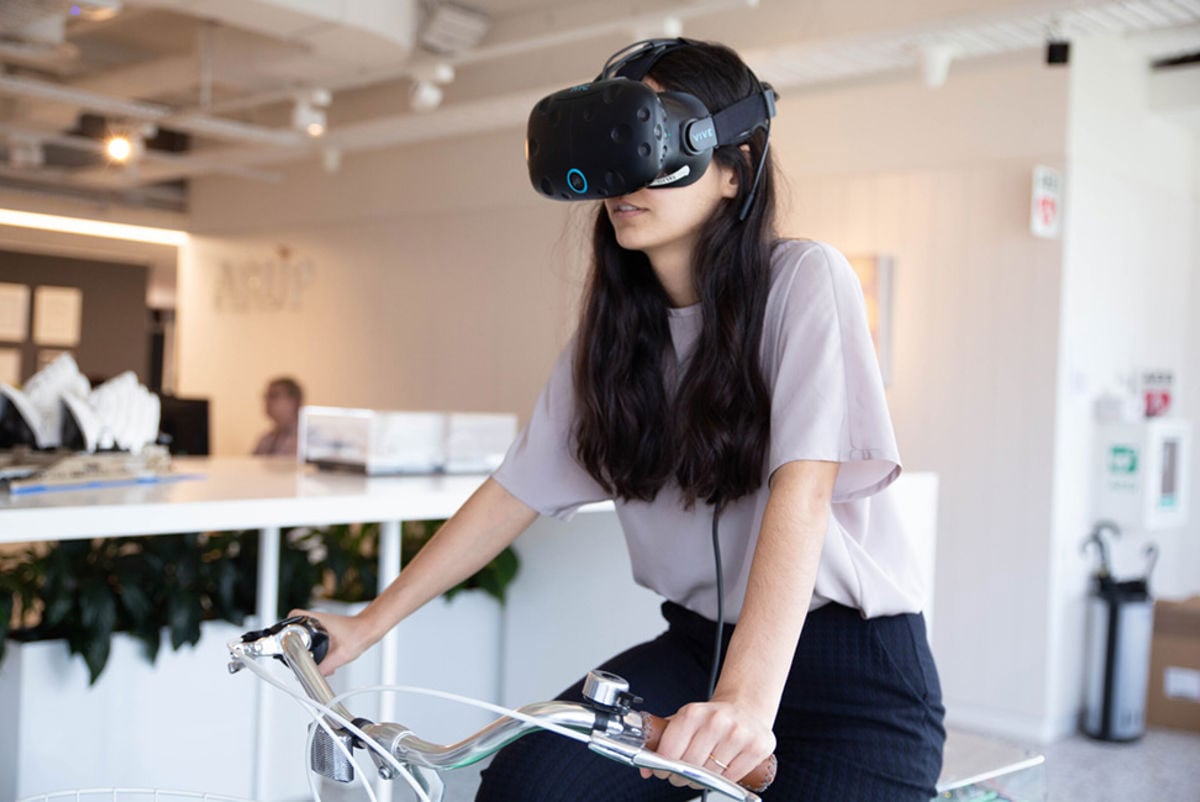 Staff member using Oculus glasses