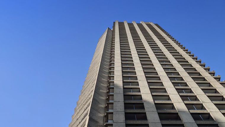 A tall concrete building