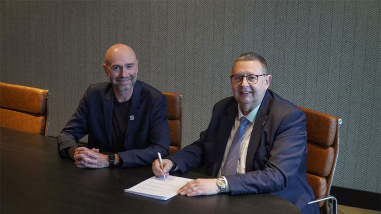 The new 3-year partnership was signed in Amsterdam, with C40’s Executive Director Mark Watts, (pictured left) and Arup Chairman Alan Belfield (pictured right).