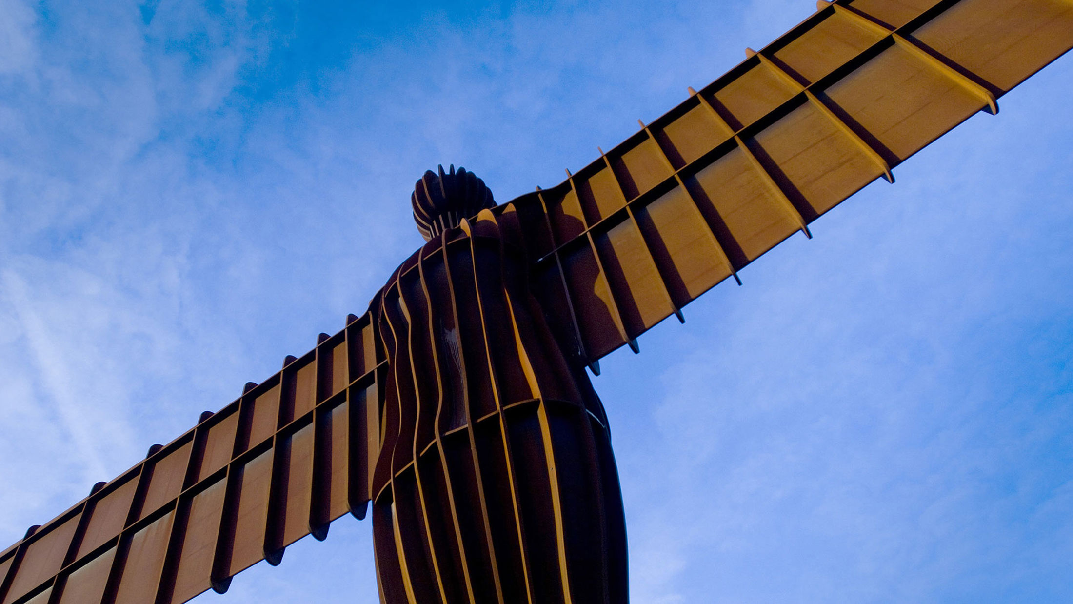 Low photo of the Angel of the North