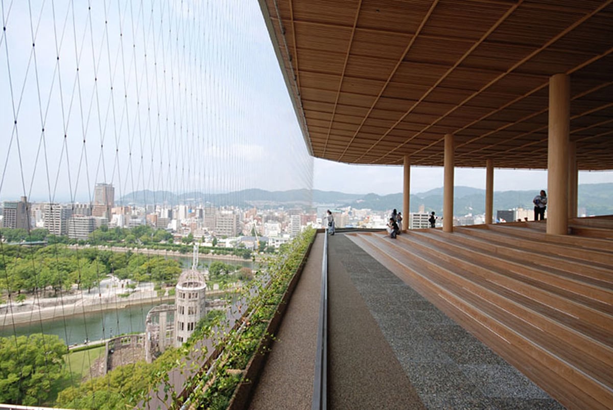 The observation deck at Orizuru Tower. ©Sambuichi Architects