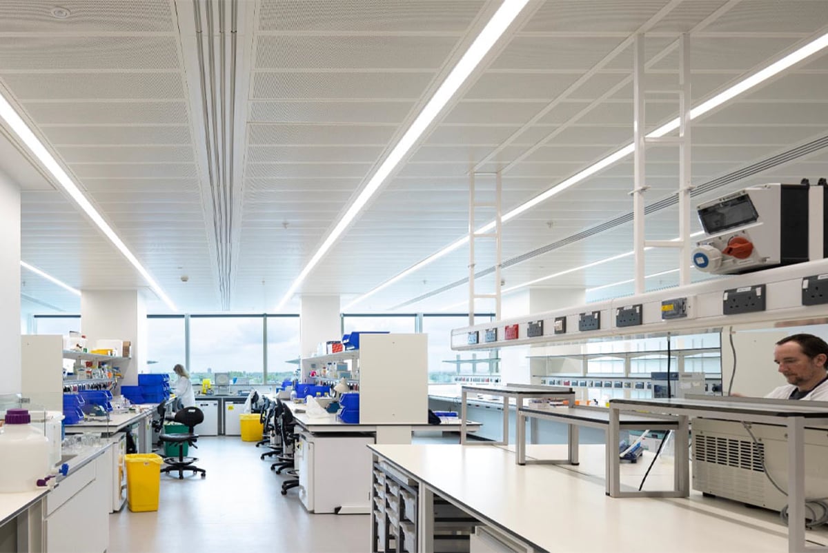 Laboratory at the Paterson Cancer Research Centre. Credit: BDP / Nick Caville